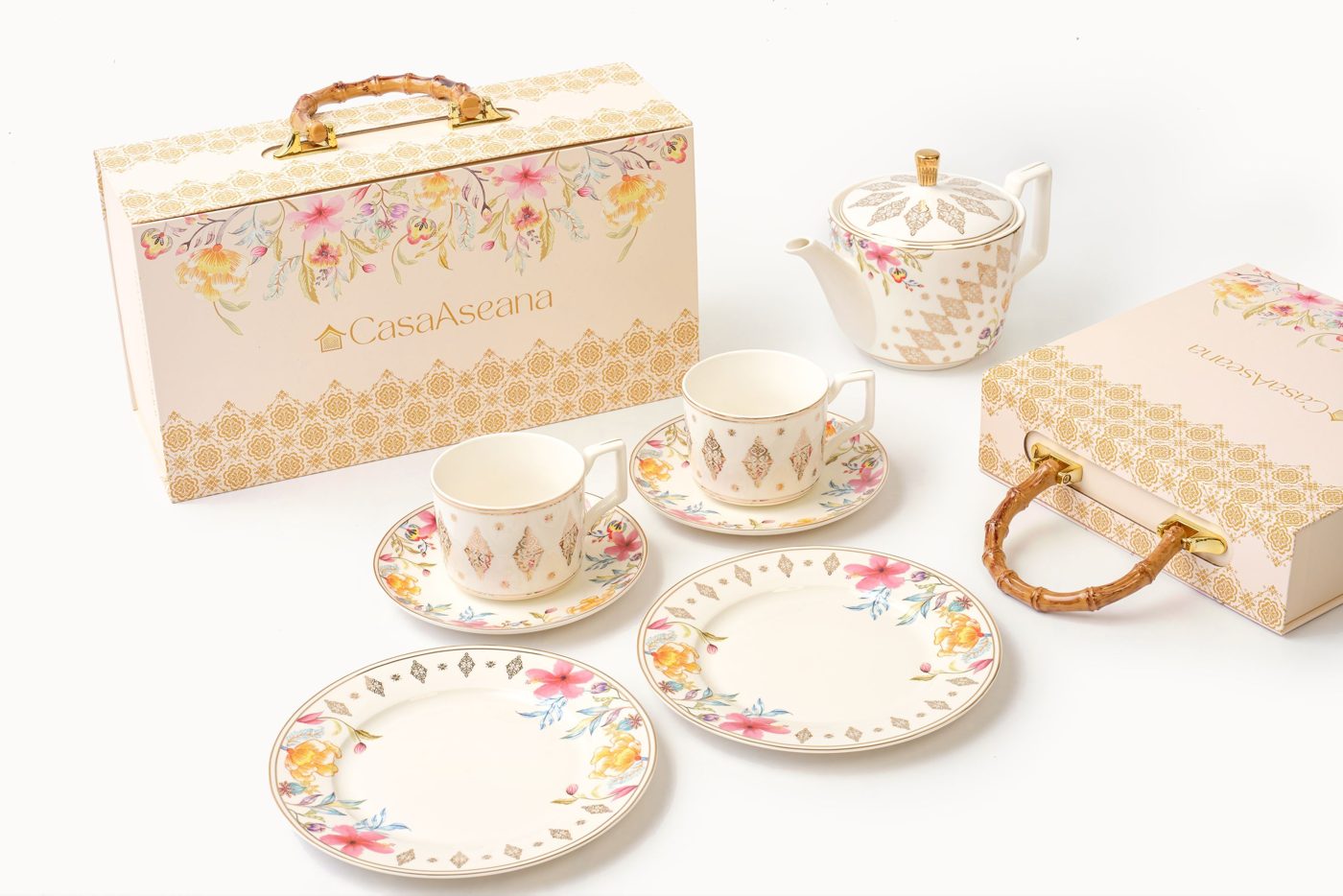Casa Aseana teacups and teapot set for two